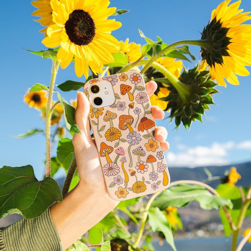 Seashell Shrooms and Blooms Samsung Galaxy S20 Case