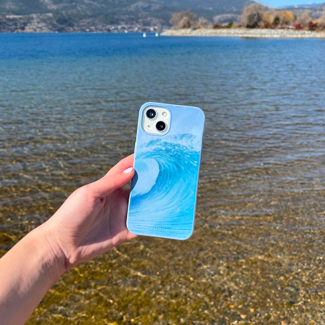Powder Blue Big Wave Samsung Galaxy S22 Ultra Case